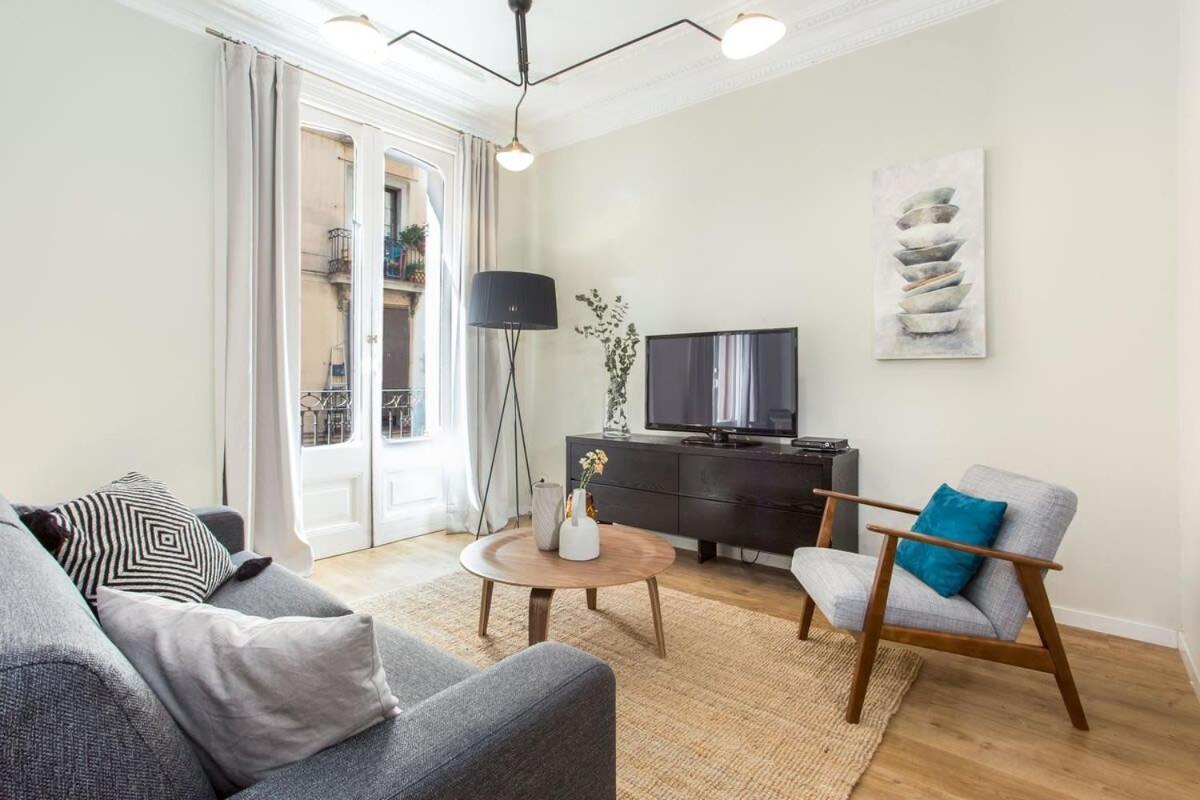 4bedroom With Balcony In Ramblas 1 1 Apartment Barcelona